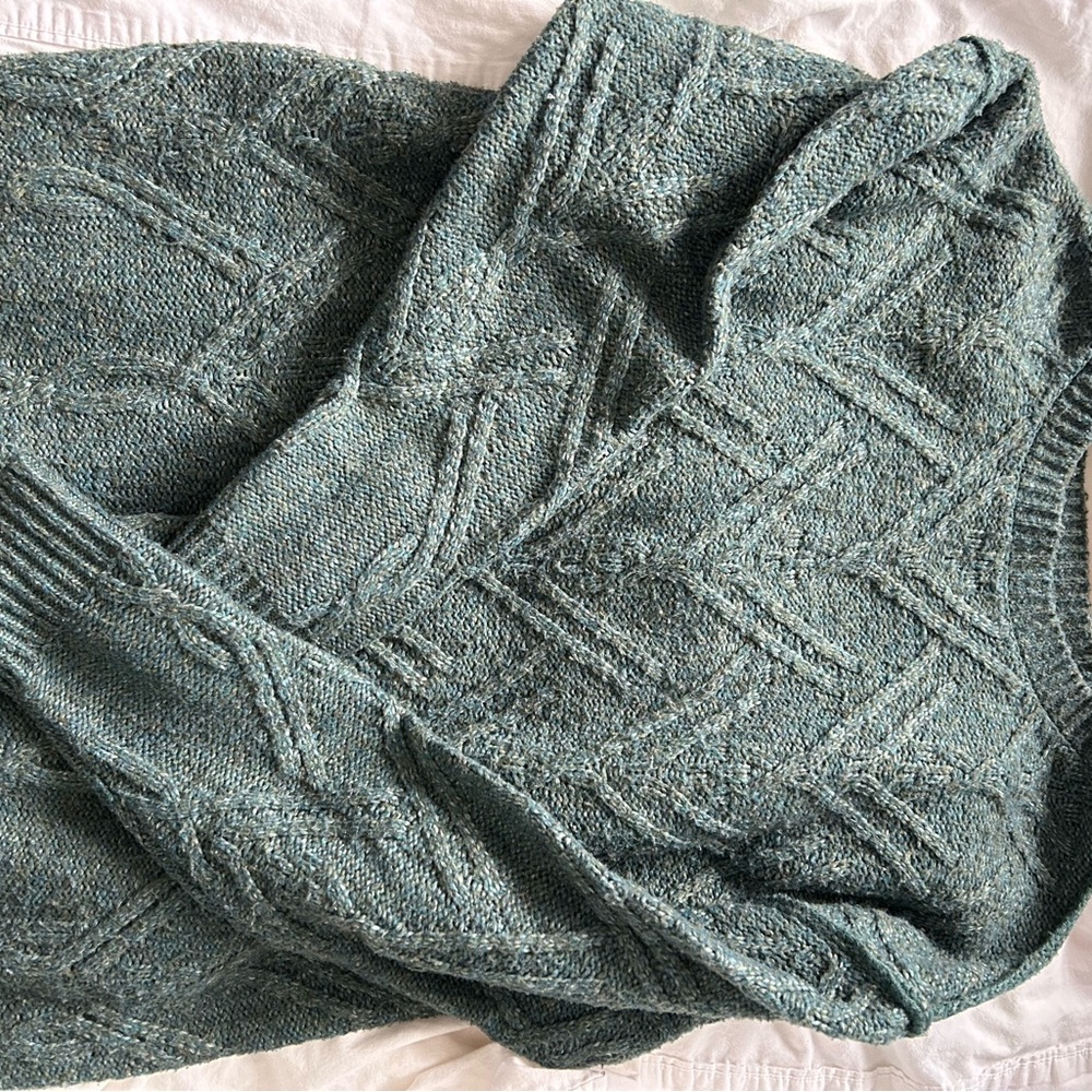Arizona Jean Company Green Crew Neck Sweater with Chevron Knit